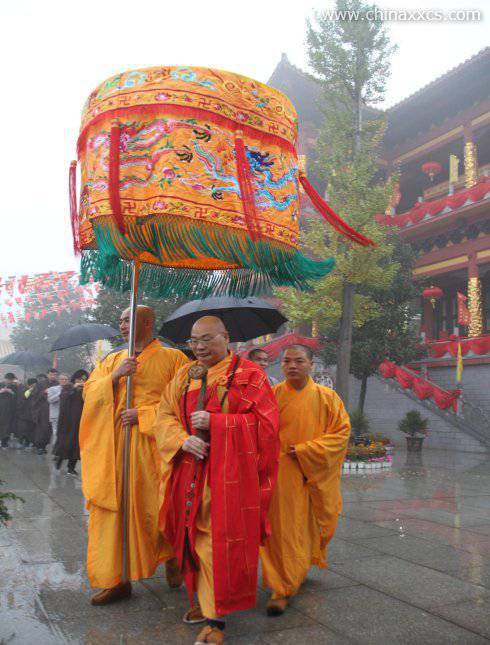 洗心禅寺礼请上圣下辉大和尚上堂说法