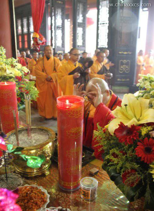 洗心禅寺礼请上圣下辉大和尚上堂说法