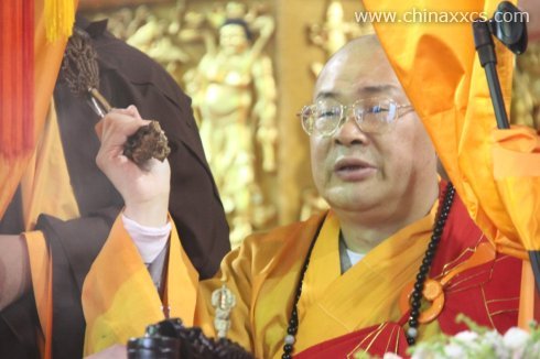 洗心禅寺礼请上圣下辉大和尚上堂说法