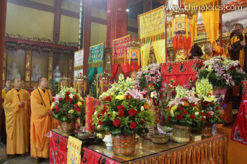 洗心禅寺礼请上圣下辉大和尚上堂说法